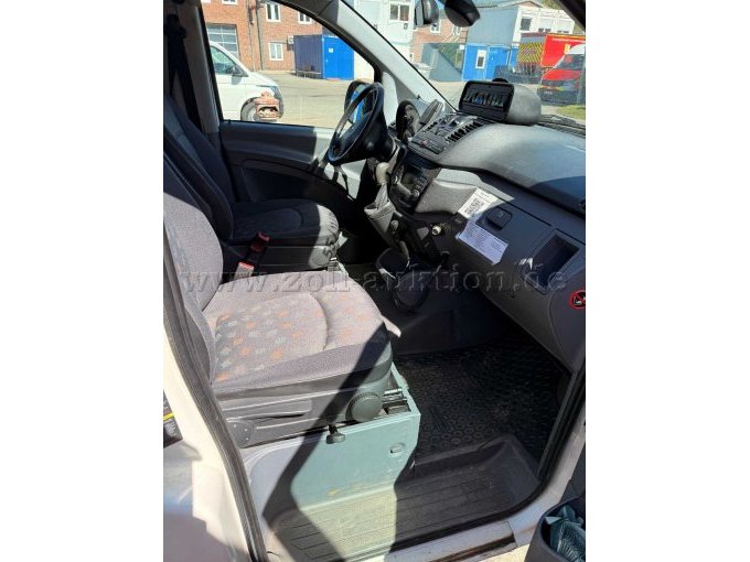 1 Mercedes-Benz Vito Compact 4x4, voormalig commandovoertuig – foto 9 – kavel bij Zoll-Auktion, Flensburg
