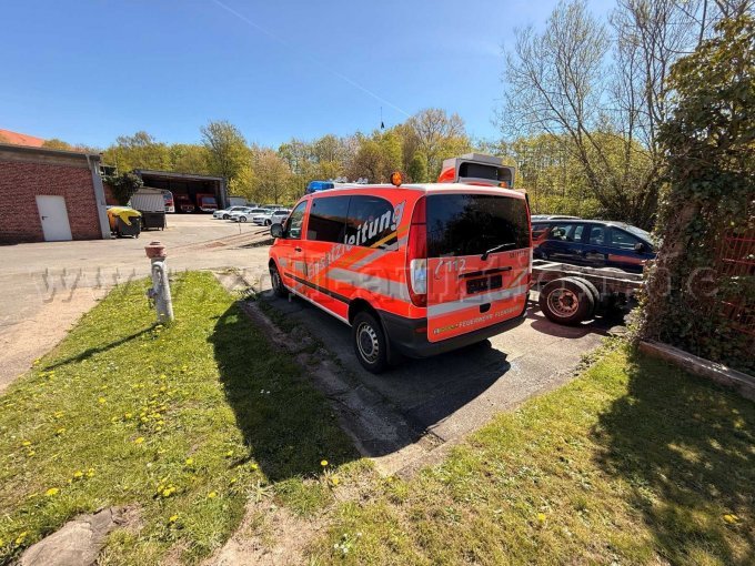 1 Mercedes-Benz Vito Compact 4x4, voormalig commandovoertuig – foto 7 – kavel bij Zoll-Auktion, Flensburg