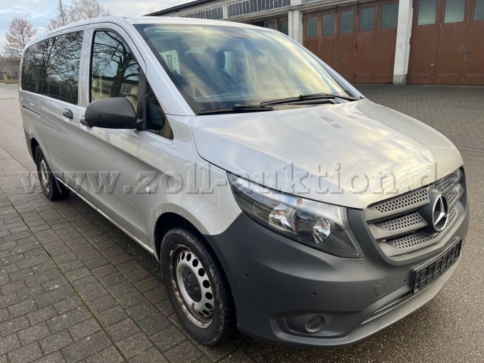 Fahrzeug vorne rechts