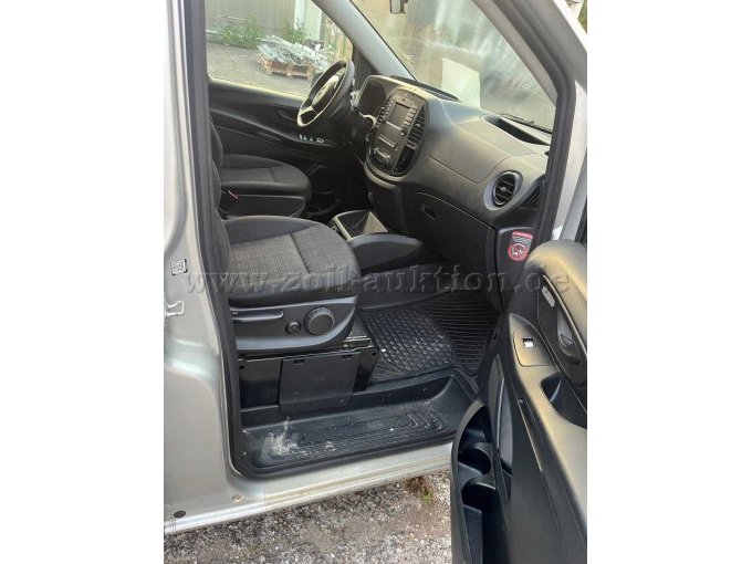 1 Mercedes Benz Vito Tourer 114 CDI, Fahrzeug nicht fahrbereit – foto 6 – kavel bij Zoll-Auktion, Karlsruhe