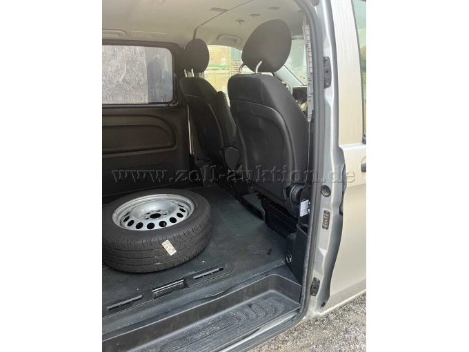 1 Mercedes Benz Vito Tourer 114 CDI, Fahrzeug nicht fahrbereit – foto 7 – kavel bij Zoll-Auktion, Karlsruhe