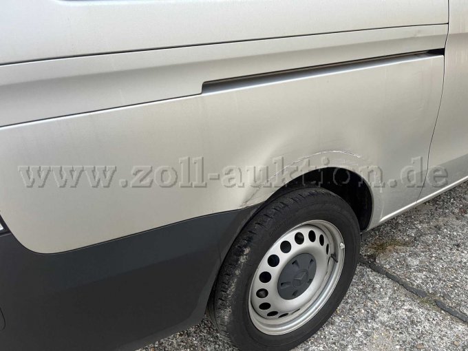 1 Mercedes Benz Vito Tourer 114 CDI, Fahrzeug nicht fahrbereit – foto 11 – kavel bij Zoll-Auktion, Karlsruhe