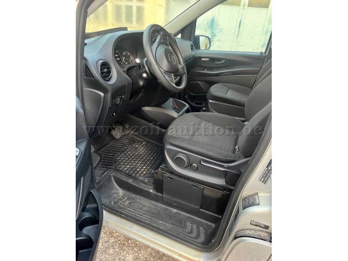 1 Mercedes Benz Vito Tourer 114 CDI, Fahrzeug nicht fahrbereit – foto 5 – kavel bij Zoll-Auktion, Karlsruhe