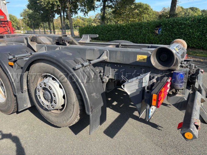 Ansicht hinten links Liftachse