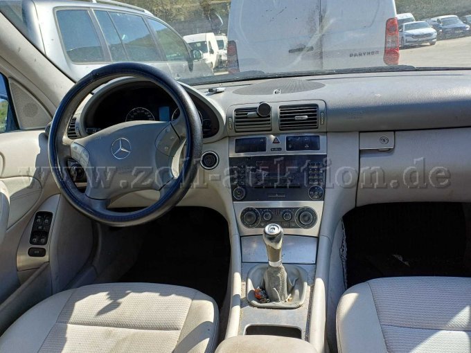 Mercedes C200 - Armaturen und Mittelkonsole