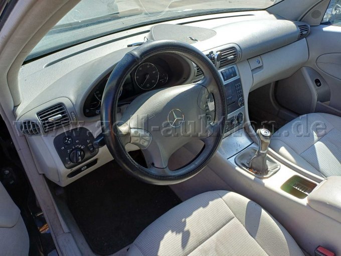 Mercedes C200 - Atrmaturen