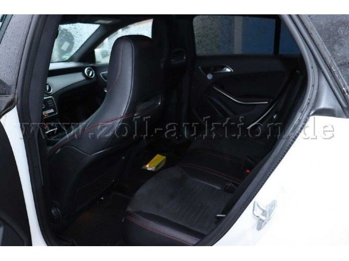 Innenraum hinten links