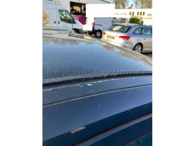 Klebereste Fahrzeugdach