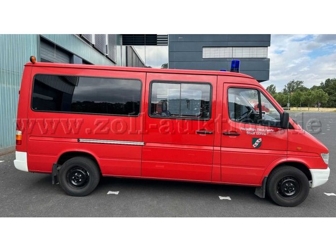 1 Mercedes Daimler-Benz Sprinter 208D 902 MTF Feuerwehr – foto 2 – kavel bij Zoll-Auktion, Löhne