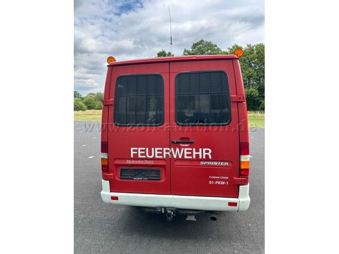 1 Mercedes Daimler-Benz Sprinter 208D 902 MTF Feuerwehr – foto 4 – kavel bij Zoll-Auktion, Löhne