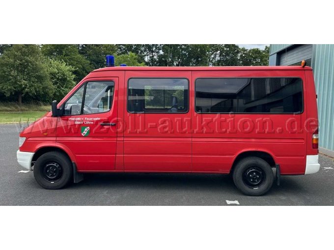 1 Mercedes Daimler-Benz Sprinter 208D 902 MTF Feuerwehr – foto 3 – kavel bij Zoll-Auktion, Löhne