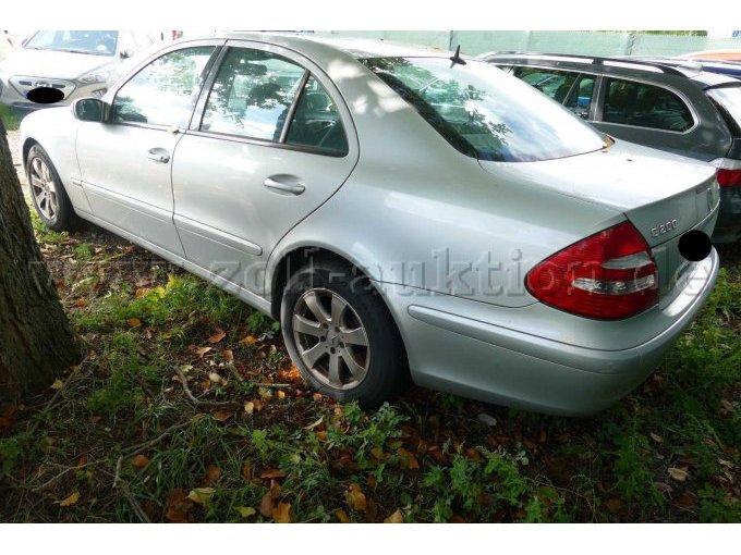 1 Mercedes E200 Kompressor Classic – foto 3 – kavel bij Zoll-Auktion, Wandlitz