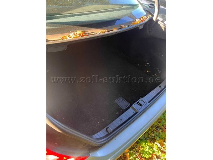 1 Mercedes E200 Kompressor Classic – foto 8 – kavel bij Zoll-Auktion, Wandlitz