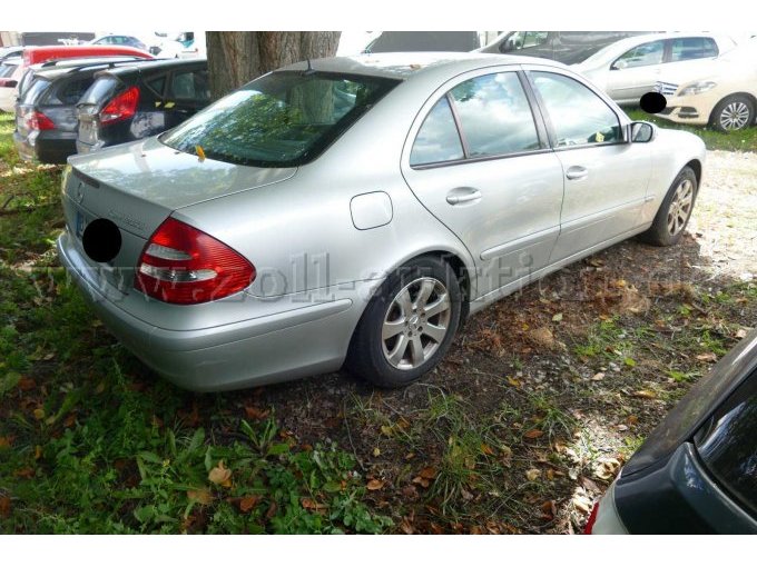 1 Mercedes E200 Kompressor Classic – foto 4 – kavel bij Zoll-Auktion, Wandlitz