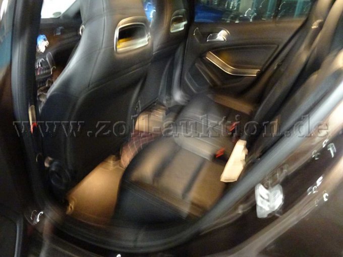 Fahrzeug-Innenraum-hinten-links