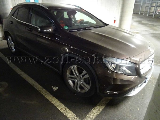 Fahrzeug-von-vorne-links