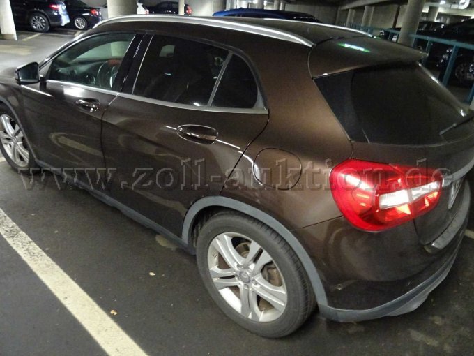 Fahrzeug-von-hinten-links