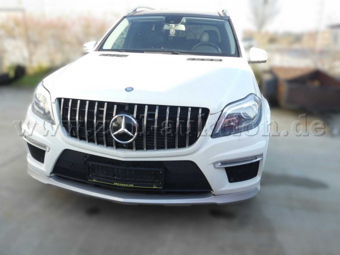 PKW Mercedes GL 350 Bluetec 4Matic weiß / Frontansicht
