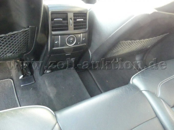 Mittelkonsole für die 2. Sitzbank