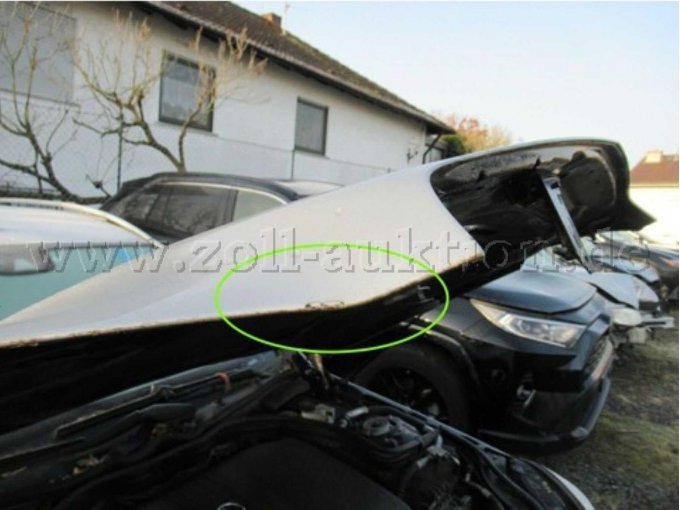 Motorhaube verschrammt