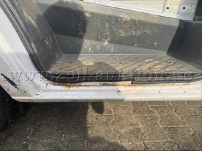 Einstieg Fahrerseite