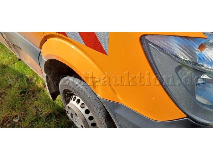 Schaden vorne rechts