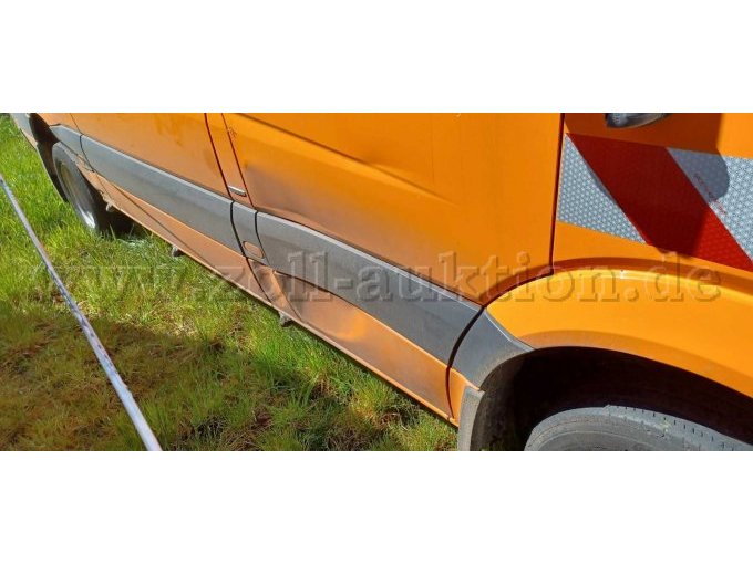 Schaden Tür vorne rechts