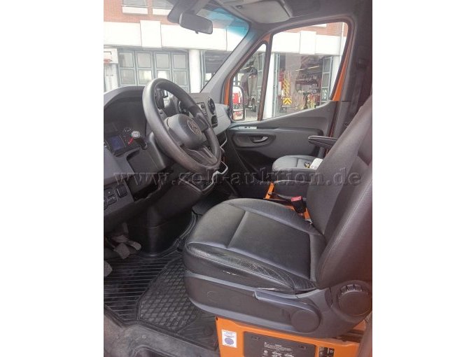 1 Mercedes Sprinter 906 pick-up met achterkipper – foto 10 – kavel bij Zoll-Auktion, Bamberg