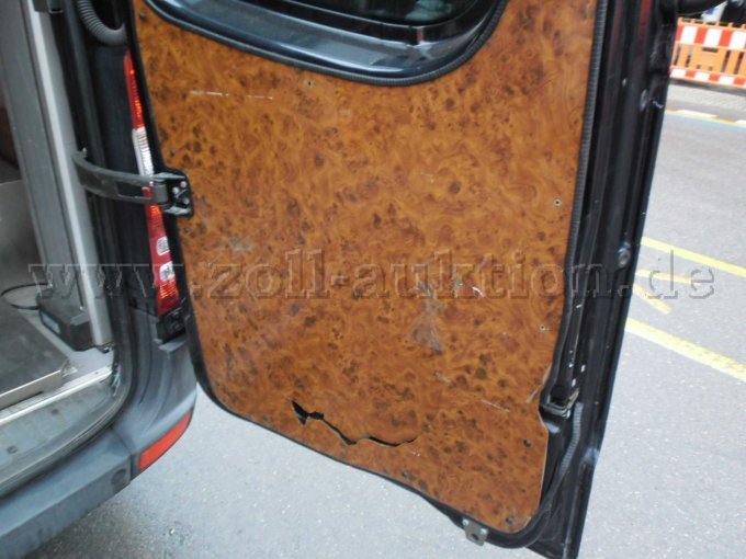 defekte Innenverkleidung