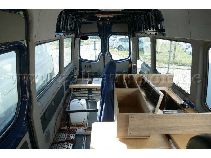 1 zelfgebouwde Mercedes Sprinter-camper, onvoltooid / ongeval-en knutselvoertuig – foto 13 – kavel bij Zoll-Auktion, Wandlitz