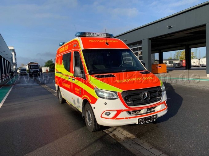 1 Mercedes Sprinter mit WAS KTW Ausbau – foto 2 – kavel bij Zoll-Auktion, Ahlen