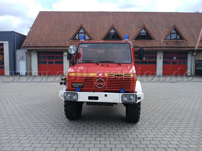 1 Mercedes Unimog U 1300 L – foto 2 – kavel bij Zoll-Auktion, Büren