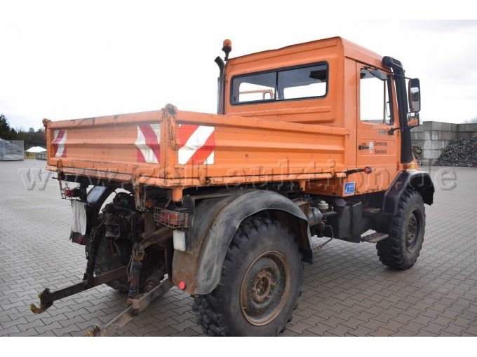 Fahrzeug hinten rechts