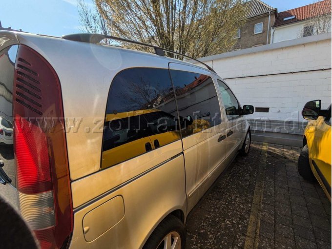 Seitenansicht rechts von diagonal hinten