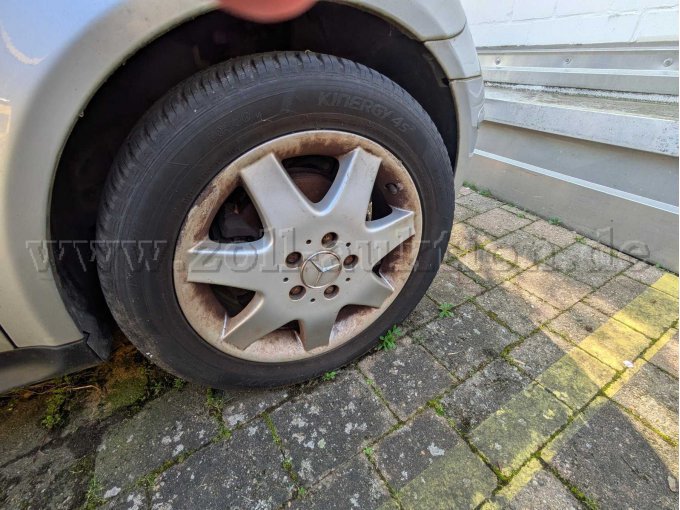 Vorderrad rechts (platt)