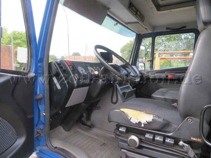 1 Mercedes Vario 816 D (kofferopbouw, hefplatform), defecte versnellingsbak – foto 6 – kavel bij Zoll-Auktion, Vechta