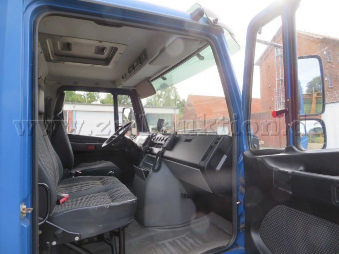 1 Mercedes Vario 816 D (kofferopbouw, hefplatform), defecte versnellingsbak – foto 5 – kavel bij Zoll-Auktion, Vechta