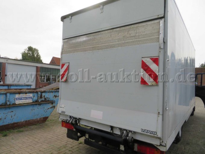 1 Mercedes Vario 816 D (kofferopbouw, hefplatform), defecte versnellingsbak – foto 3 – kavel bij Zoll-Auktion, Vechta