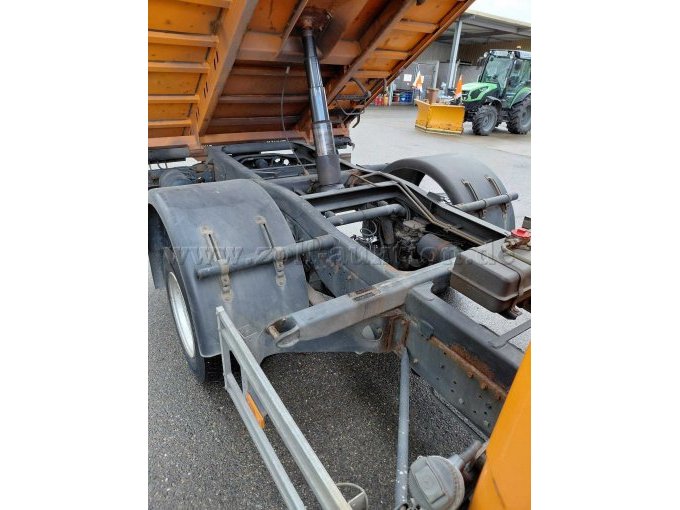 Fahrzeugrahmen unter Pritsche