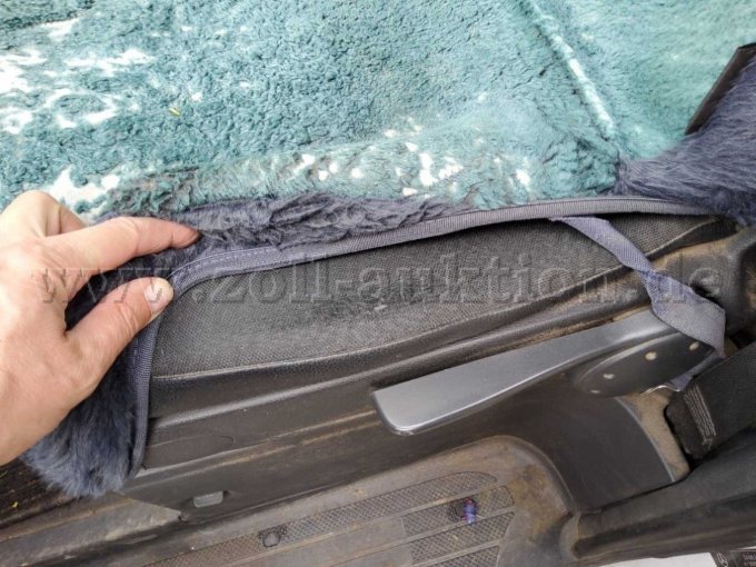 Innenraum Fahrersitz verschlissen