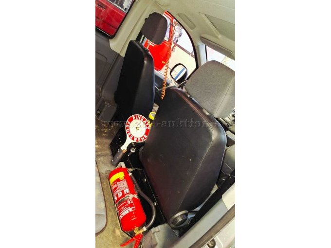 Rückenlehnen von Fahrer- und Beifahrersitz