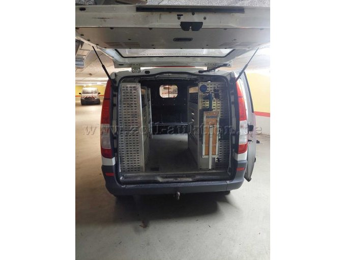 Heckansicht geöffnete Heckklape