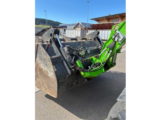 Ladearm und Schaufel