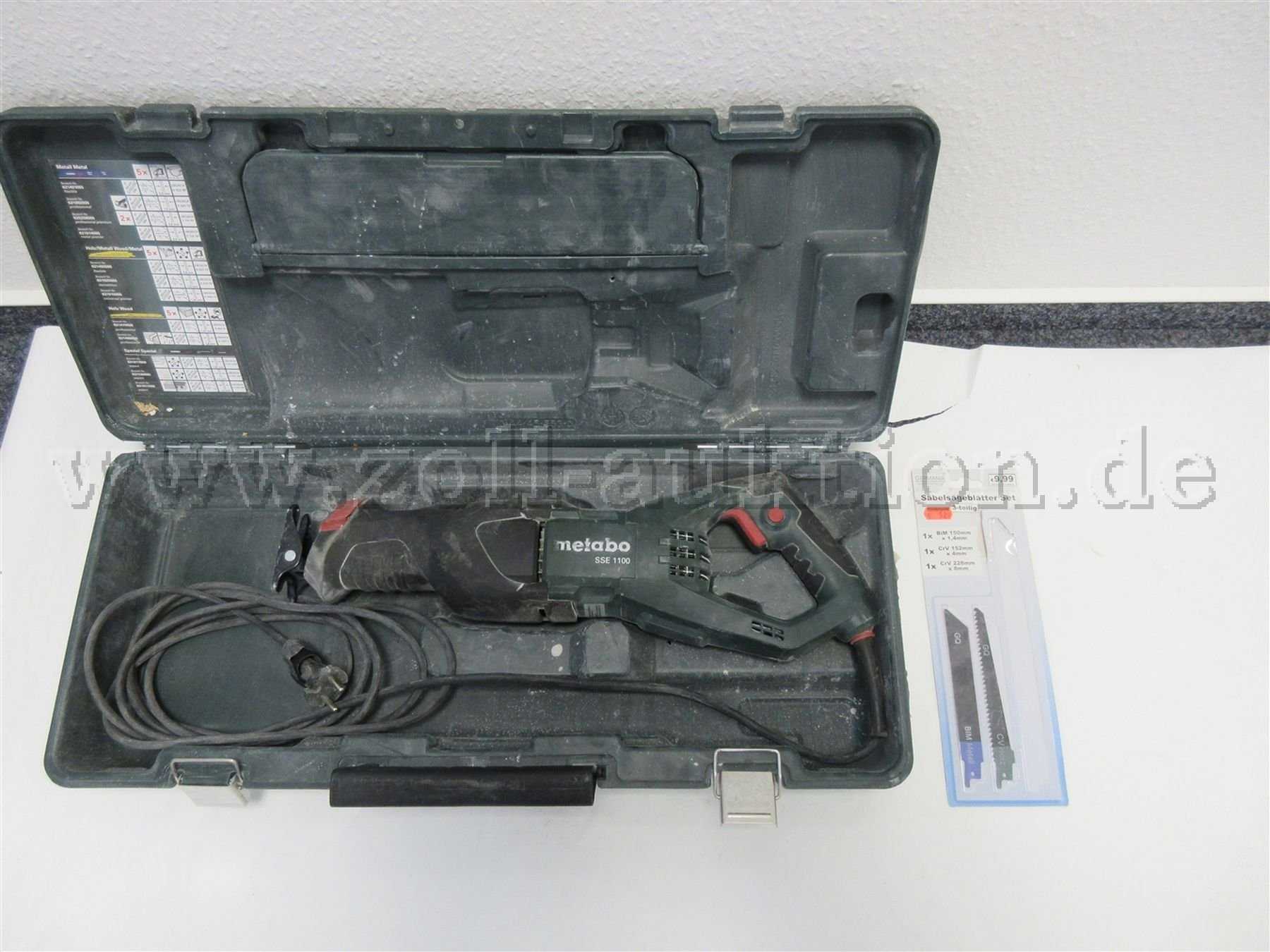 Metabo Säbelsäge mit Sägeblättern