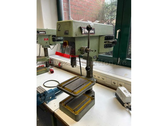 Metabo T15 Tischbohrmaschine - Ansicht seitlich rechts
