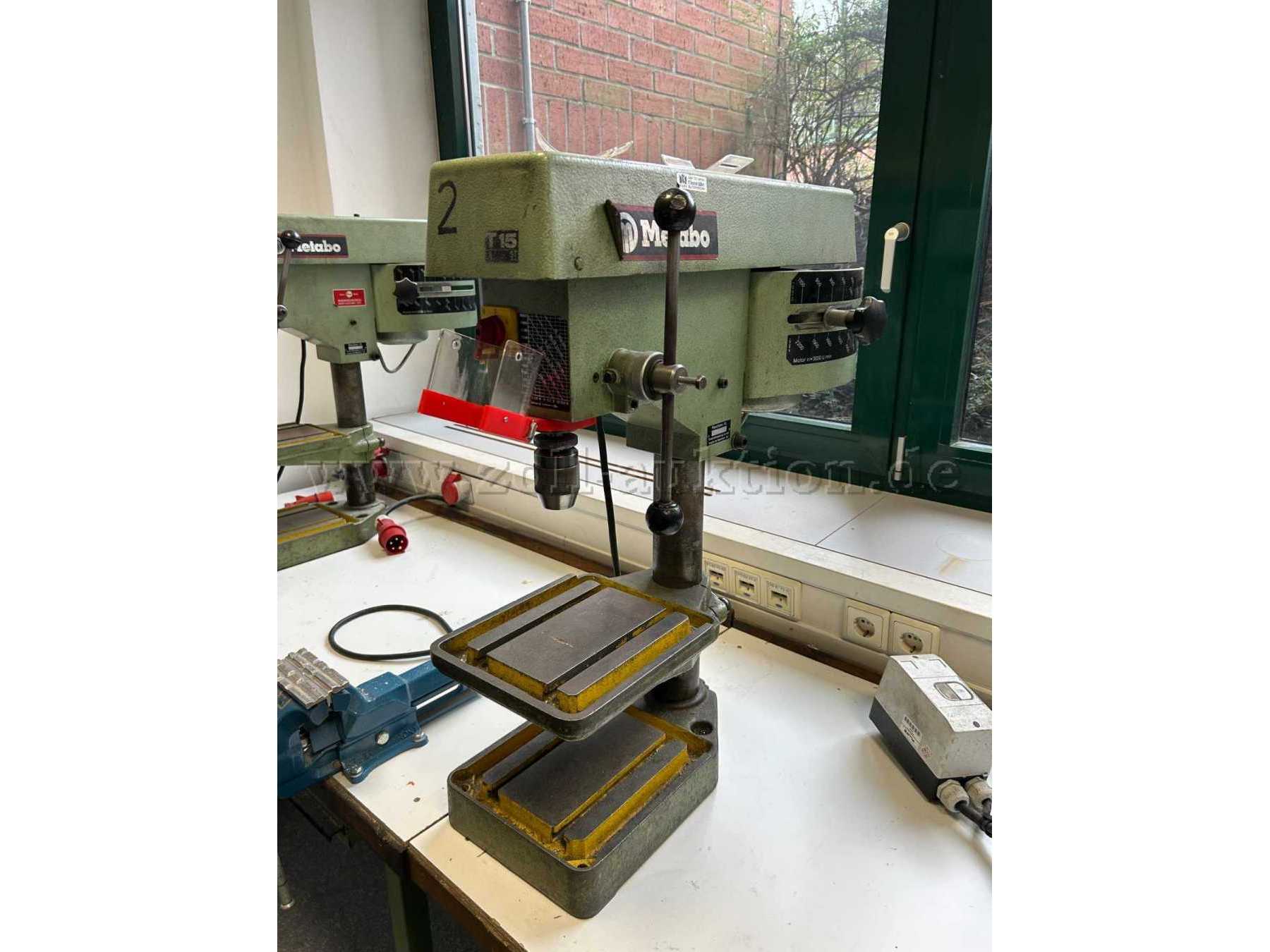 Metabo T15 Tischbohrmaschine - Ansicht seitlich rechts