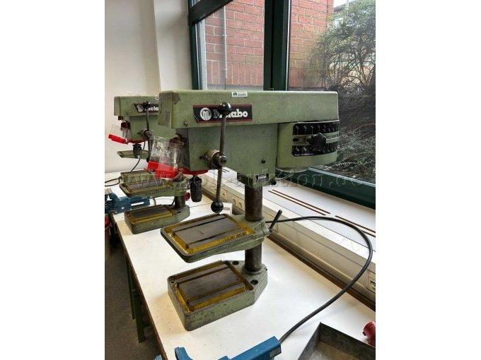 Metabo T15 Tischbohrmaschine - Ansicht seitlich rechts