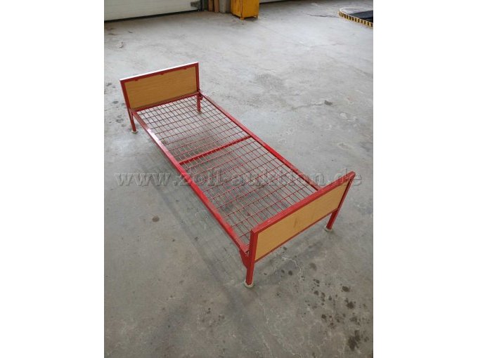 Einzelbett aus Metall Ansicht schräg