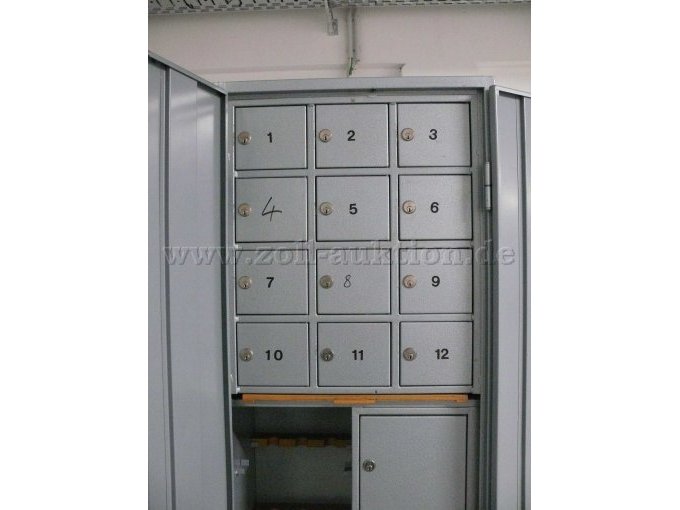 Schließfächer oben