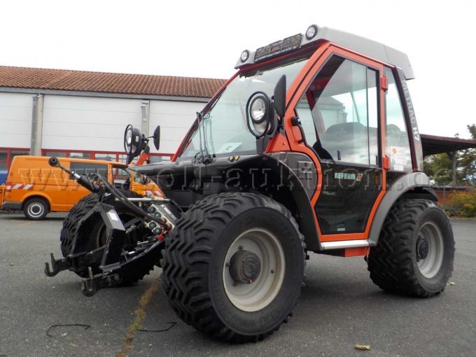 Front- und Seitenansicht Metrac